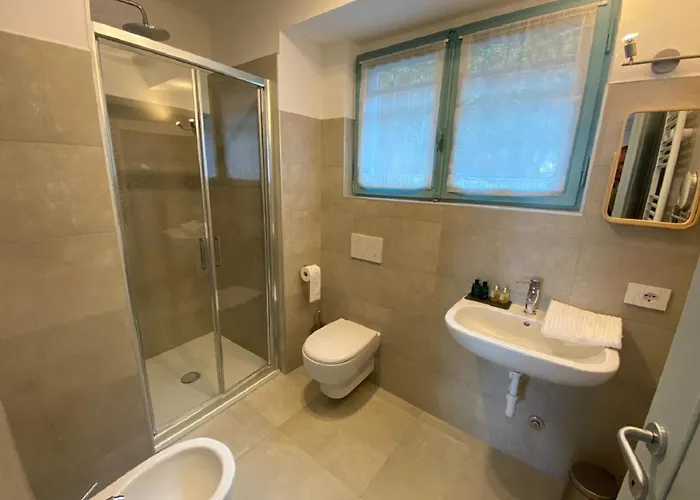 Daire Stone On The Baveno