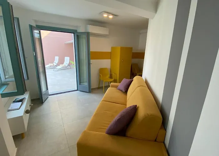 Daire Stone On The Baveno